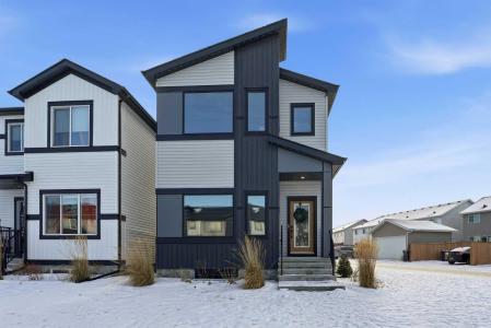 51 LAKE STREET, Rural Red Deer County, Alberta T4E 3C9, Canada