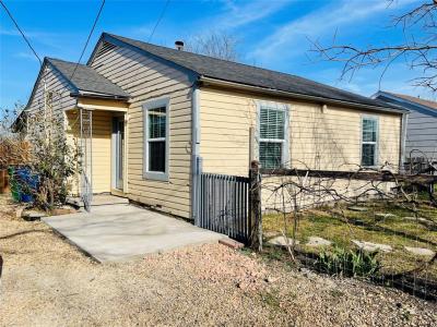 203 Ennis Street, Waxahachie, Texas 75165, USA