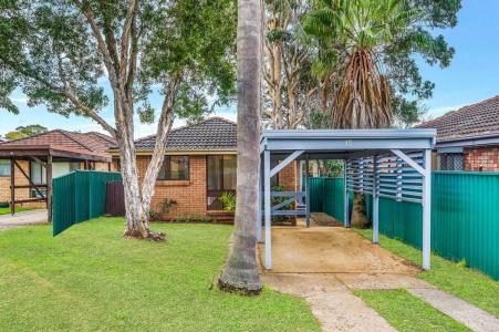 15 Knotwood Avenue, Macquarie Fields, NSW 2564, Australia