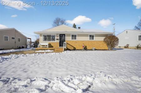 5328 Don Shenk Drive, Swartz Creek, Michigan 48473, USA