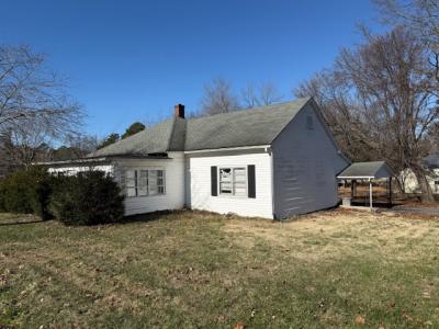 1112 McHaney Road, Harrisburg, Illinois 62946