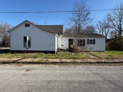 124 Michigan St, Harrisburg, Illinois 62946