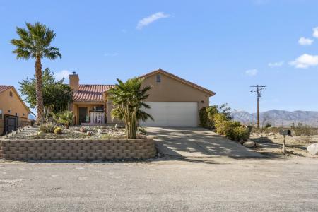 16443 Maunaloa Road, Desert Hot Springs, California 92240