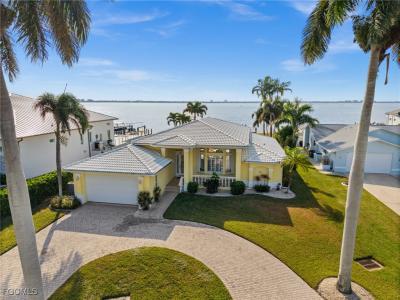 264 Bayshore Drive, Cape Coral, Florida 33904, USA