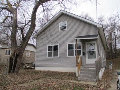 1513  E London, Peoria, Illinois 61603, USA