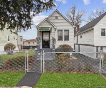 3030 Kingsland Avenue, Bronx, NY 10469, USA