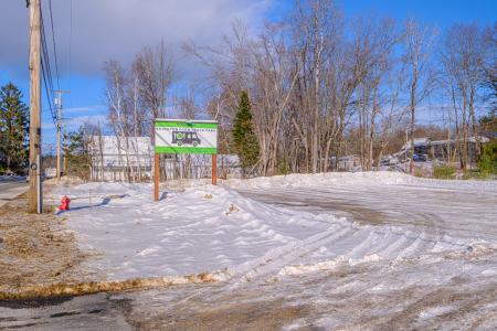 64 Portland Road, Bridgton, Maine 04009, USA