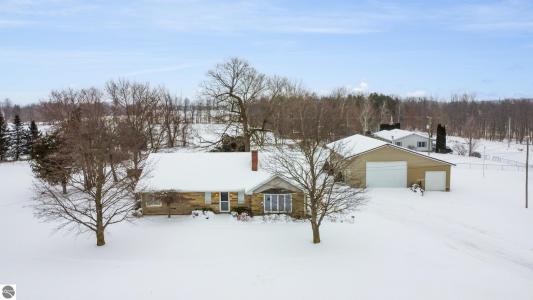 3060 N Sheridan Road, Stanton, Michigan 48888, USA