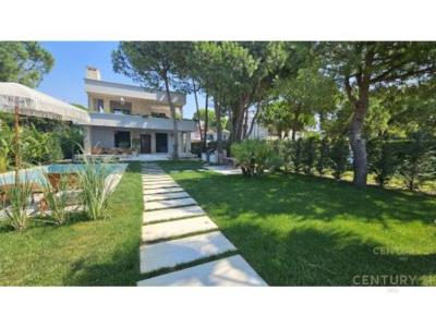 Gjiri I Lalzit, Durrës, Albania