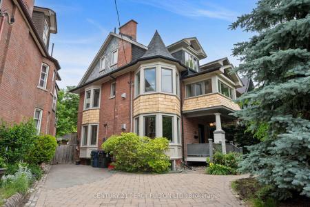 22 COLUMBINE AVENUE, Toronto, Ontario M4L 1P3, CANADÁ