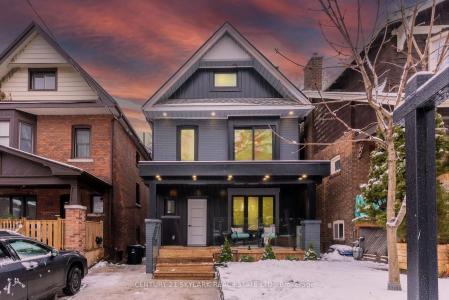 208 GAINSBOROUGH ROAD, Toronto, Ontario M4L 3C6, Canada
