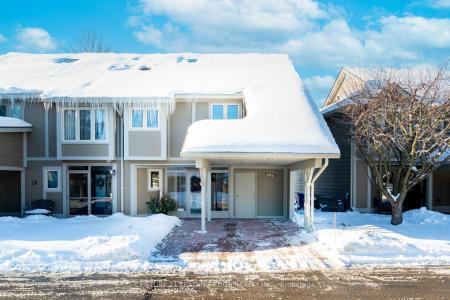 9 DAVY POINT CIRCLE, Georgina, Ontario L4P 3H2, Canada