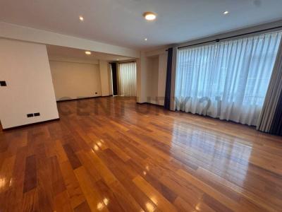 Av. Defensores del Chaco, entre calle 35 y 36 2000, Cota Cota, La Paz 00001, Bolivia