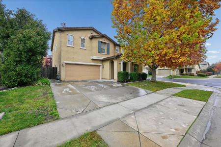 2556 Kinsella Way, Roseville, California 95747, USA