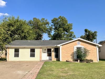 1900 Robinson Street, Irving, Texas 75060, USA