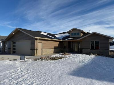 3005 Peach Tree Drive, Bismarck, North Dakota 58504