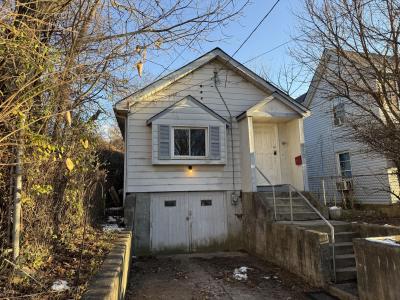 613 Willow Street, Elsmere, Kentucky 41018, USA