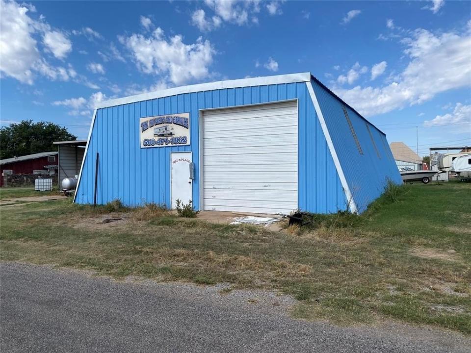 516 W C Street, Eldorado, Oklahoma 73537, USA