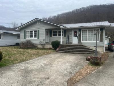 163 South Cardinal Drive, Prestonsburg, Kentucky 41653, États-Unis