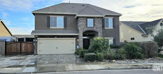 9211 Woodbrook Drive, Shafter, California 93263, USA