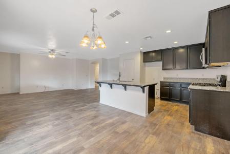 1641 N Virmargo Street, Visalia, California 93292, HOA KỲ