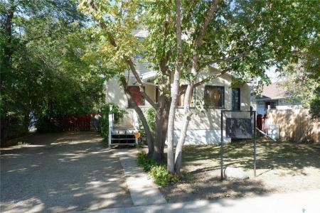 568 STADACONA STREET W, Moose Jaw, ססקצ'ואן S6H 1Z9, קנדה 