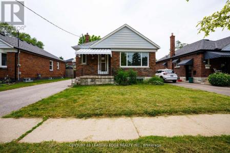 96 OAKES AVENUE, Oshawa (o'neill), אונטריו L1G 6C6, קנדה 