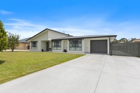 7 Environs Avenue, Cooloola Cove, QLD 4580, Australia