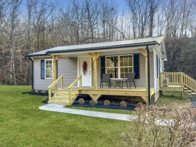 608 Big Rock Rd, Big Rock, Tennessee 37023, USA