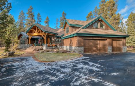 56770 Nest Pine Drive, Bend, Oregon 97707, USA