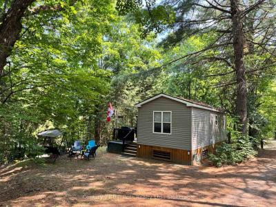 733 POPLAR CRESCENT, Bracebridge, Ontario P1H 1W9, Canadá