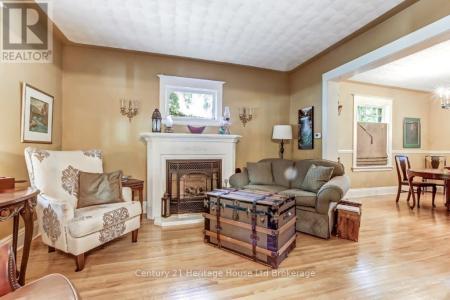 230 GRAHAM STREET, Woodstock (woodstock - North), Ontario N4S 6K7, Canadá