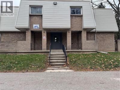 17 OLD PINE TRAIL, St. Catharines, Ontario L2M 6P9, Canada