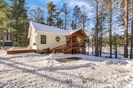 132 N Lake Shore Drive, Dingmans Ferry, Pennsylvania 18328, USA