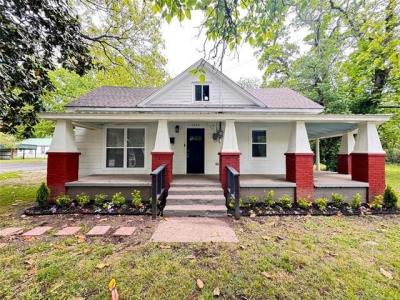 1020 N Vinita Avenue, Tahlequah, Oklahoma 74464, USA