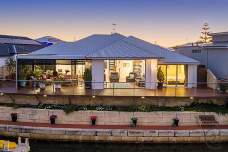 6 Sandpiper Island Retreat, Wannanup, WA 6210, Australia