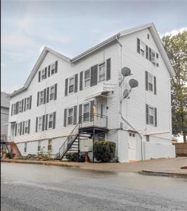 53 School Street, East Providence, רוד איילנד 02914, ארצות הברית של אמריקה