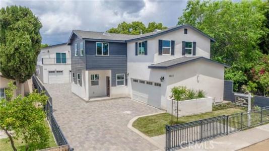 6823 Live Oak, Bell Gardens, California 90201, USA