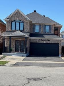 8 BAYRIDGE DRIVE S, Brampton, Ontario L6P 2H8, Canada