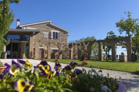Strada Regionale 74 Maremmana, Pitigliano, Toscana 58017, Italy