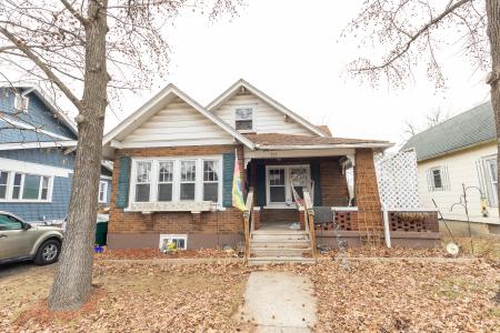 953 W. Rollins St., Moberly, Missouri 65270, USA