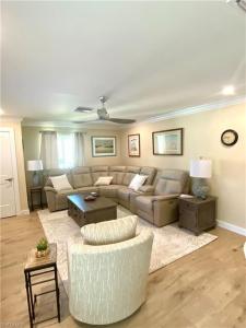 1435 Curlew AVE 1, NAPLES, Florida 34102, USA