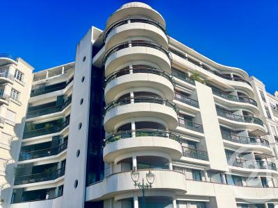 Pau, Aquitaine 64000, France