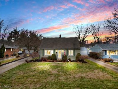 568 Bassett Road, Bay Village, Ohio 44140, USA