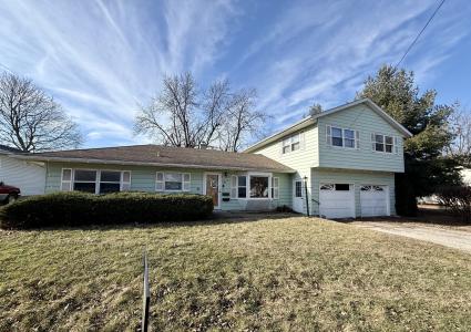 301 S Walnut Street, Clinton, Illinois 61727, USA