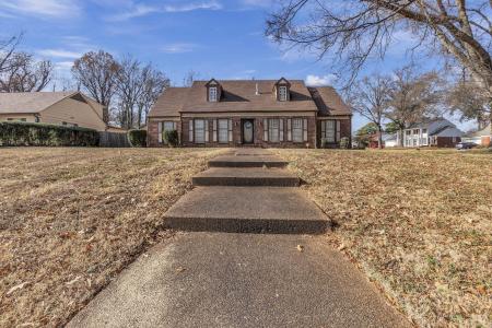 3595 Huckleberry, Memphis, Tennessee 38116, USA