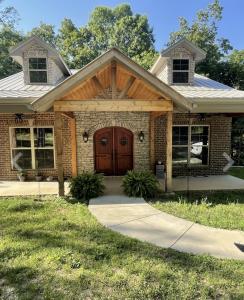 1423 Cc Rd, Kingston Springs, Tennessee 37082, USA