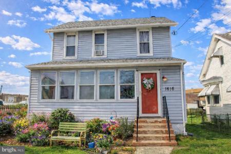 1616 Ward St, Linwood, Pennsylvania 19061, USA