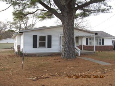 903 S. Odle Street, West Frankfort, Illinois 62896, USA