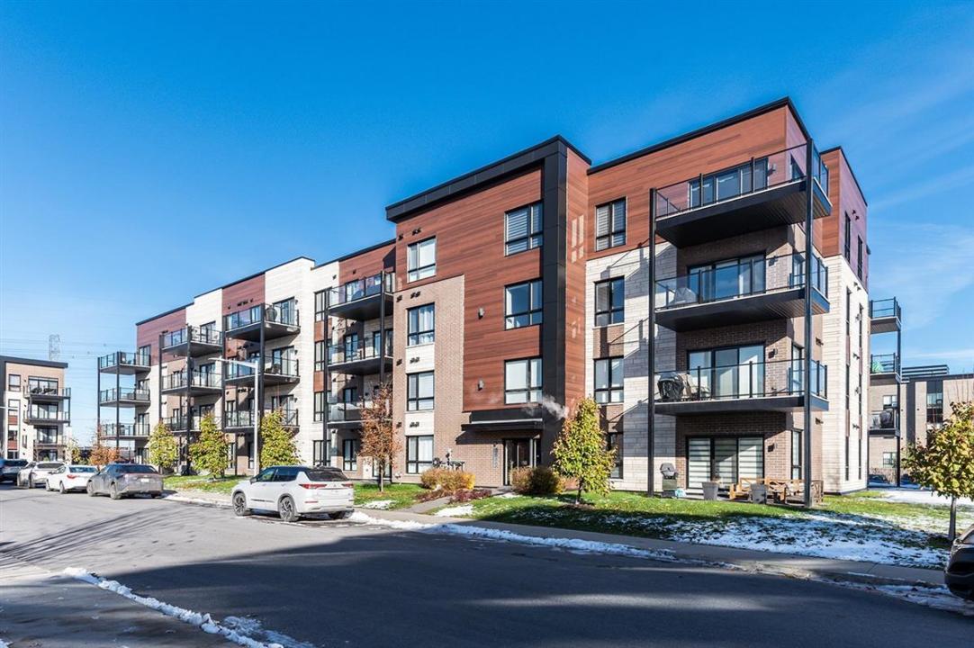 3640 Rue Roland-Marquette, Longueuil (Saint-Hubert), Квебек J3Y 0T2, Канада